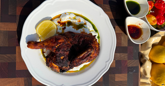 Poulet grillé, façon marocaine, sur crème citronnée