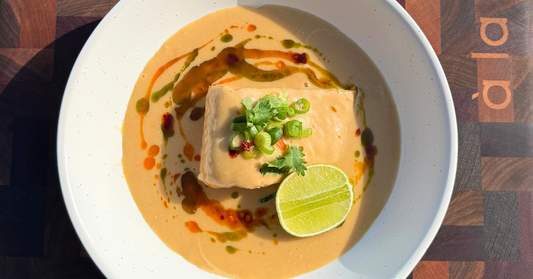 Saumon poché au lait de coco et miso